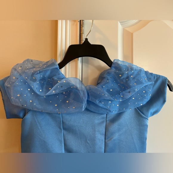Beautiful Princess Dress - Kids size Medium, Blue tulle Rhinestones Snow White - Picture 2 of 16